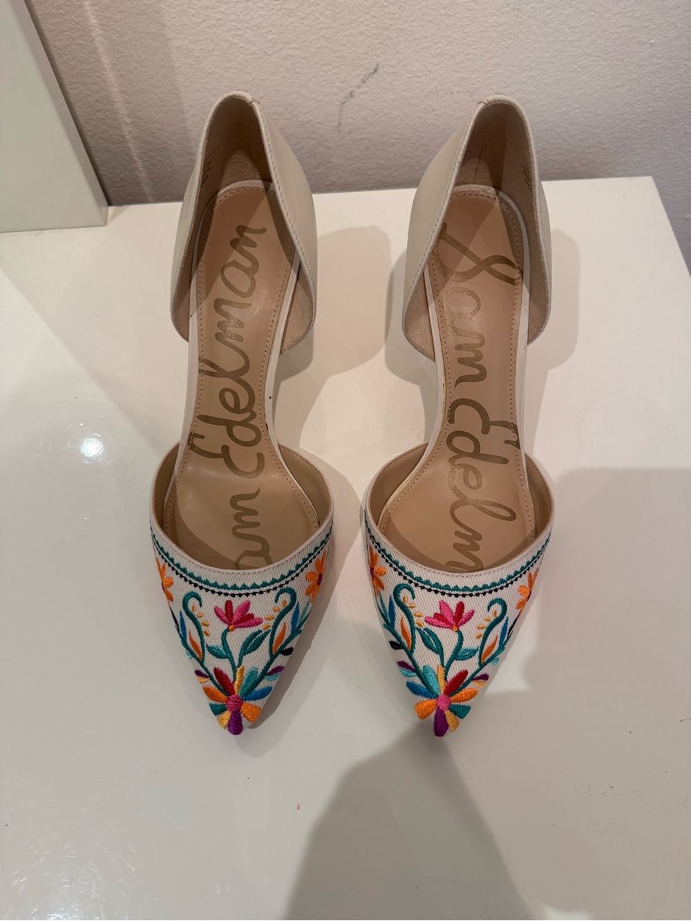 Sam Edelman White D'Orsay Heels with Multicolor Floral Embroidery - Picture 2 of 6